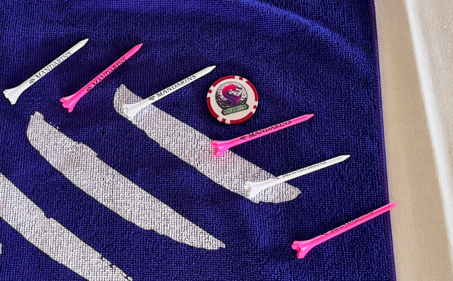 Golf Tees and Ball Marker - Corps